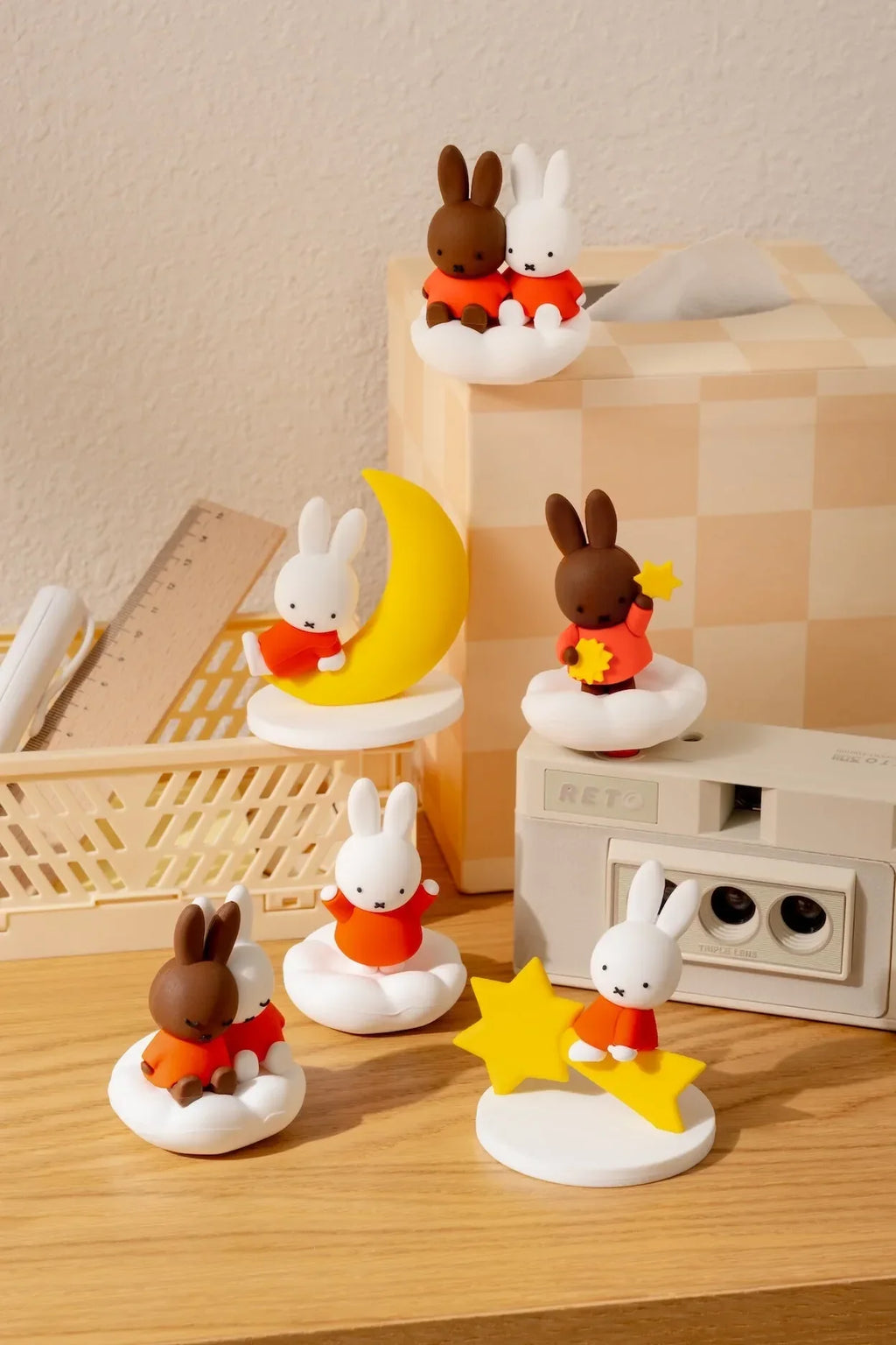 Smoko Miffy & Melanie In The Sky Blind Box Figure