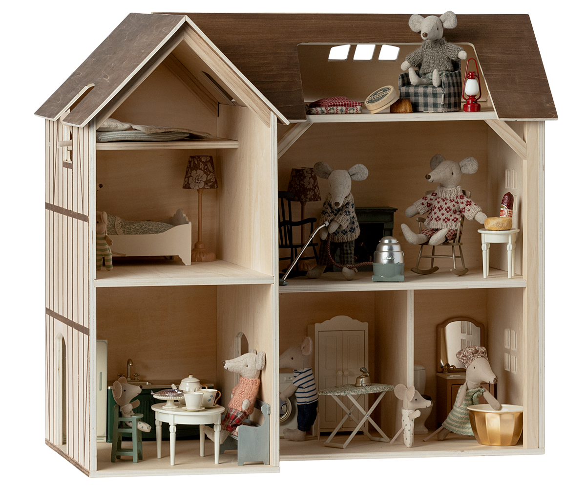 Mouse hole Farmhouse
