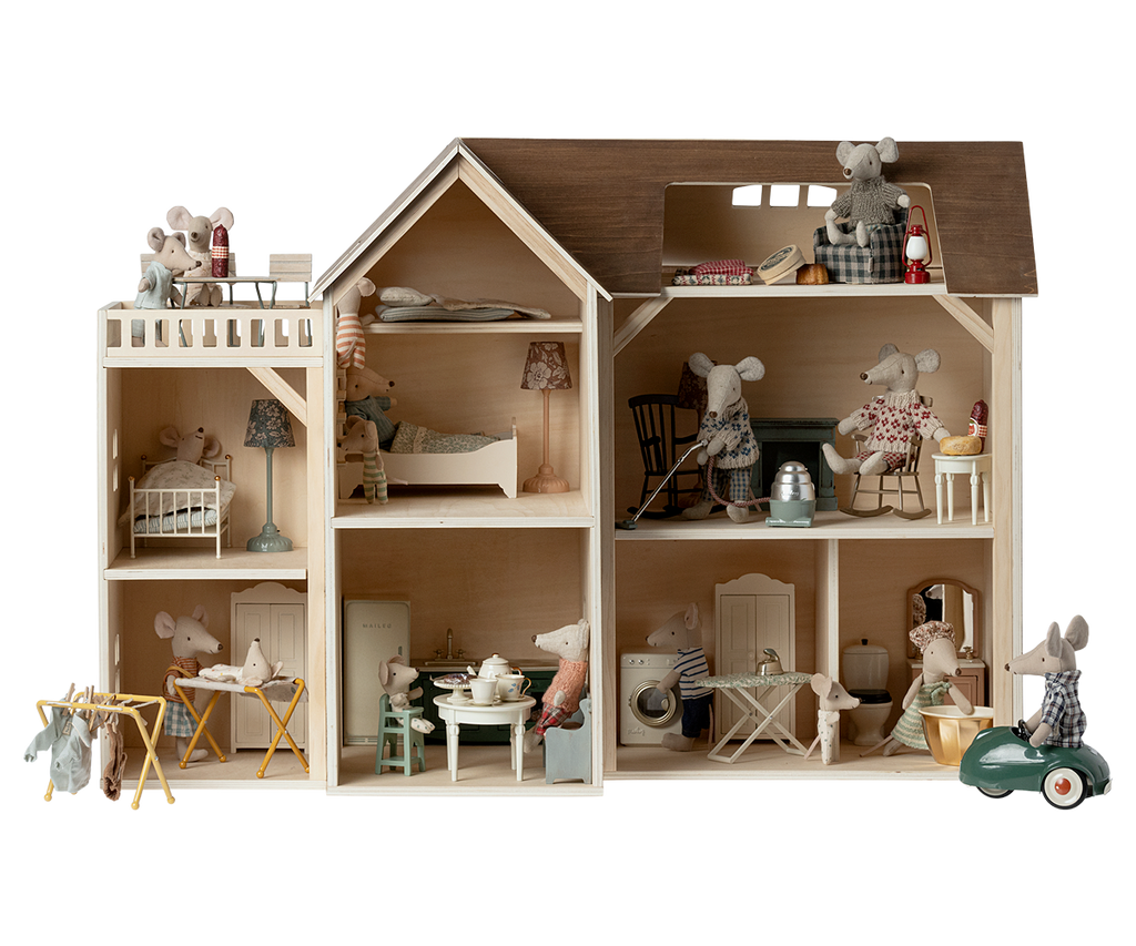 Mouse hole Farmhouse