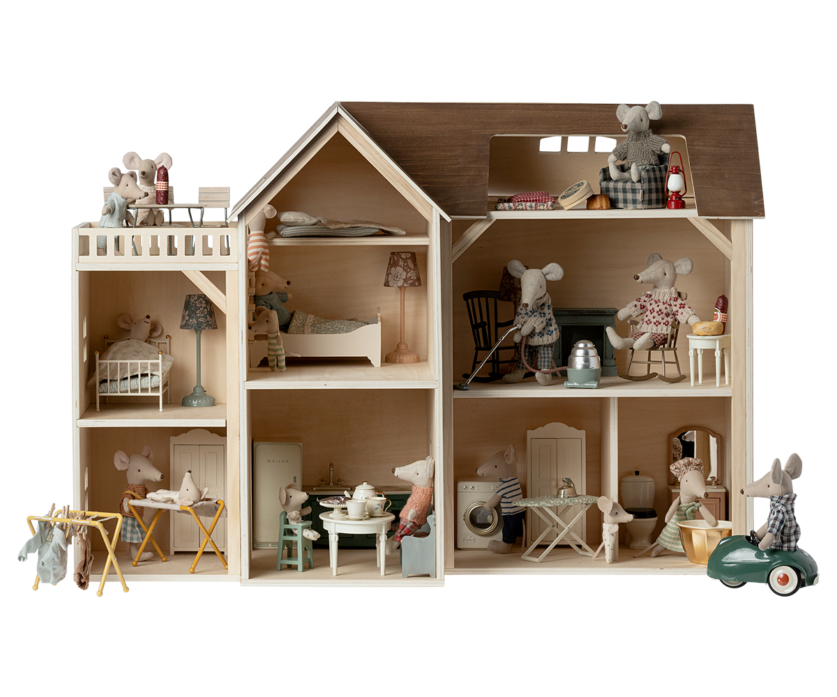 Mouse hole Farmhouse