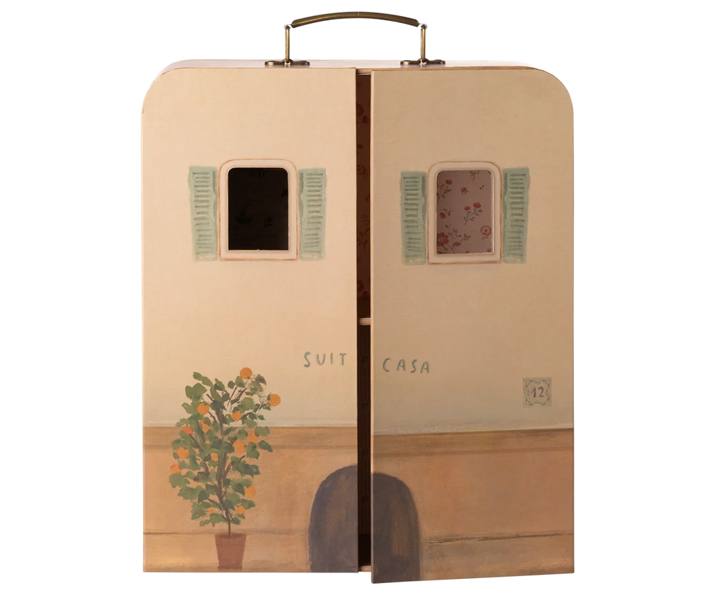SuitCasa Mouse House