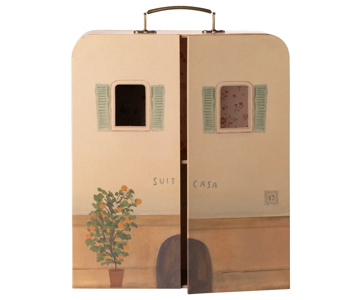 SuitCasa Mouse House