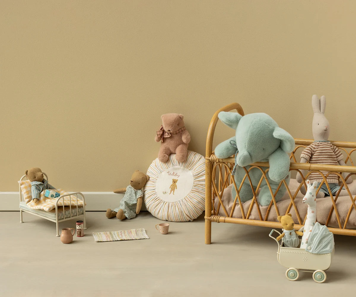 Elephant plush, Medium - Soft mint