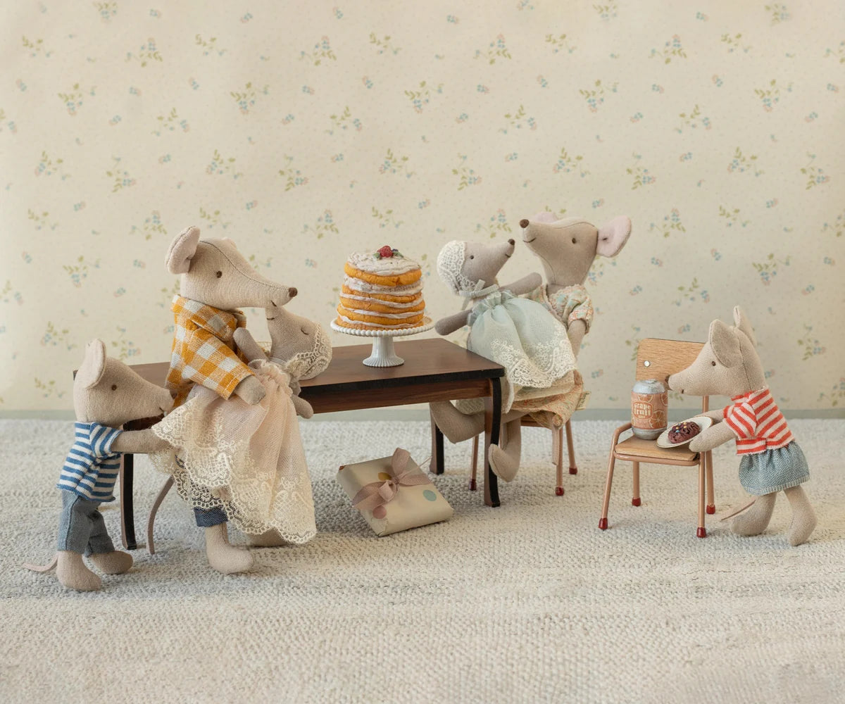 Baby mouse in gown - Mint