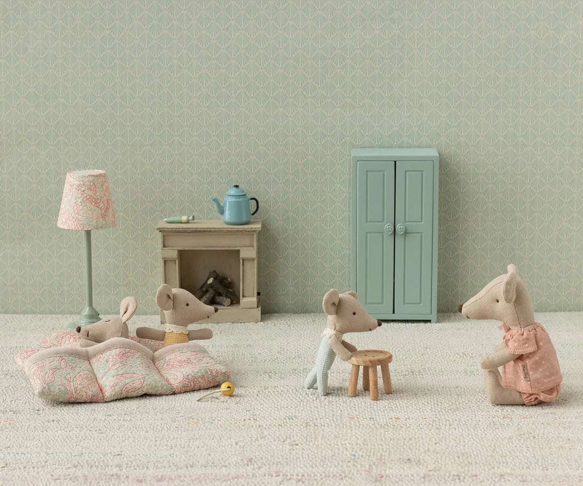 Triplets, Baby mice in matchbox